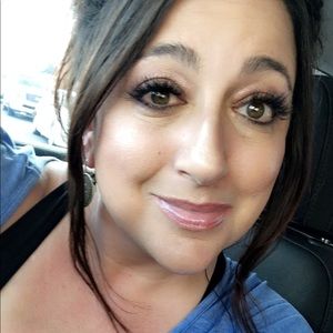 Meet your Posher, Liza